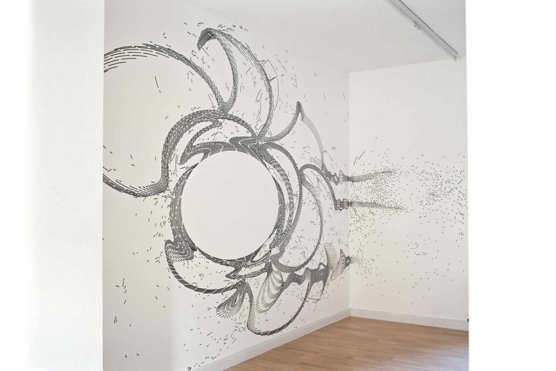 Wandzeichnung #7; „Zufall und Notwendigkeit“; 2003; Tusche auf Wand (Ink on wall); Galerie Ute Parduhn, Düsseldorf